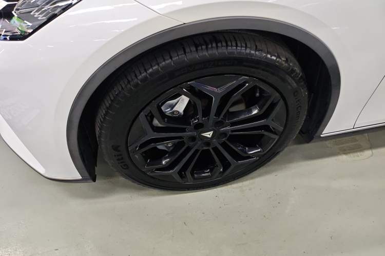 Used  SL03 2023 135Plus Range-Extended Version
