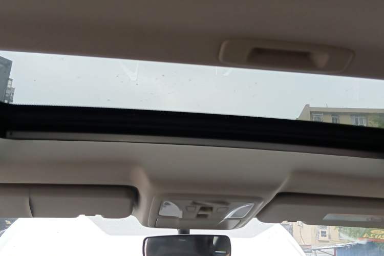 Used Dongfeng Aeolus AX7 2016 2.0L Automatic Zhiyi Trim
