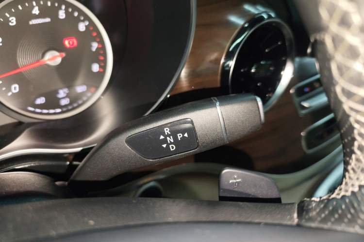 Used Mercedes-Benz V-Class 2020 V 260 Avantgarde Edition
