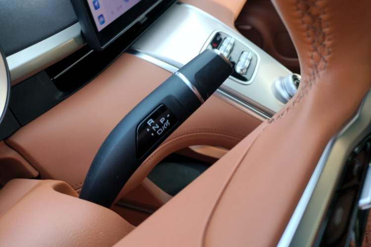 Used ORA Lightning Cat 2022 555 km Luxury Edition
