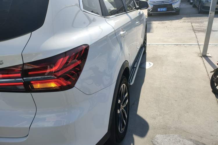 Used Roewe RX5 2018 20T Two-Wheel Drive Automatic Internet Smart Luxury Edition
