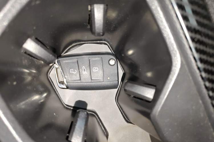 Used Volkswagen Tiguan L 2024 330TSI Automatic Two-Wheel Drive Smart Edition
