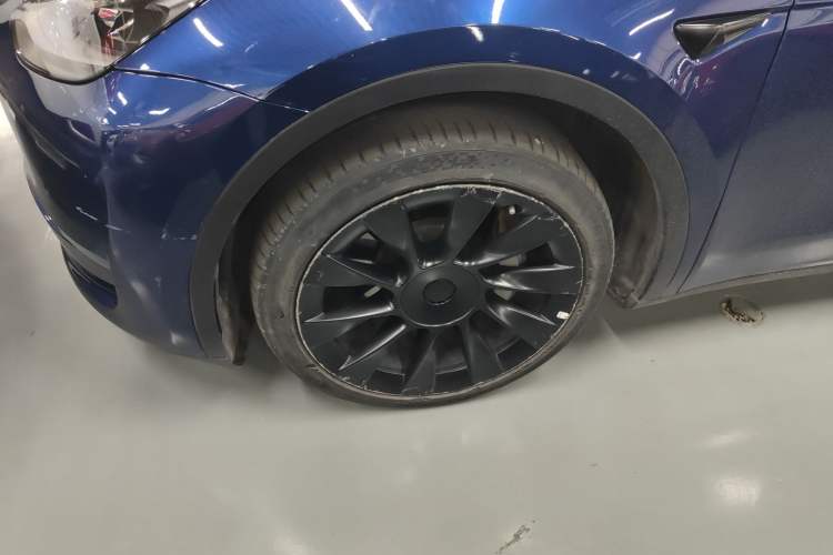 Used Tesla Model Y 2021 Long-Range All-Wheel-Drive Version
