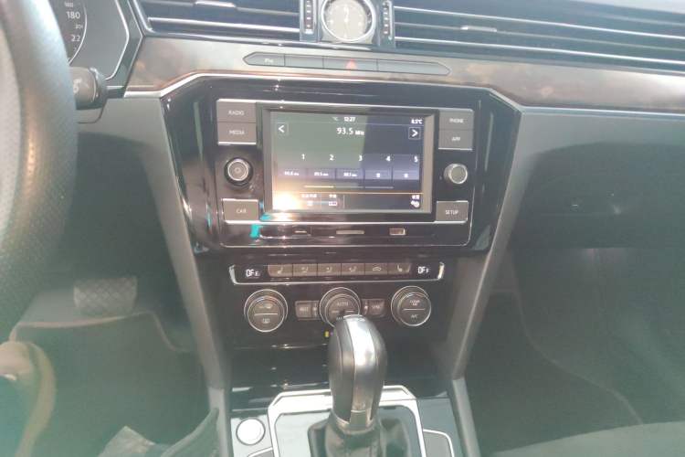 Used Volkswagen Magotan 2018 330TSI DSG Luxury Model