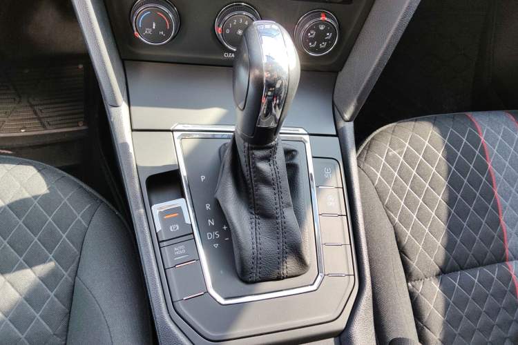 Used Volkswagen Lamando 2019 230TSI DSG Fashion Edition China VI