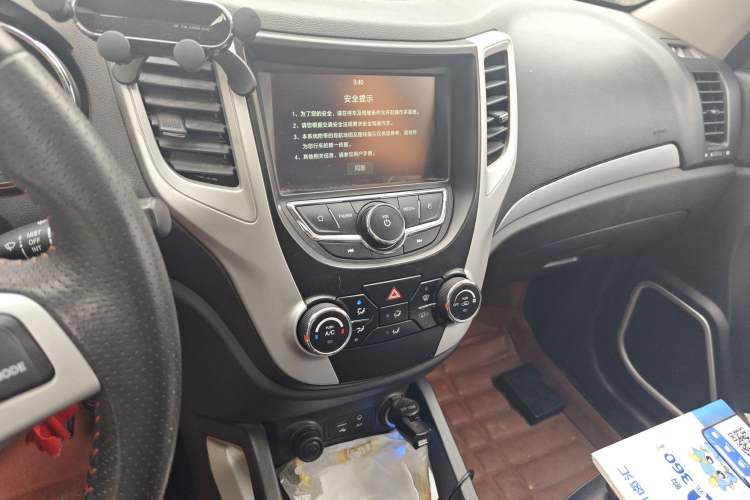 Used Changan CS35 2016 1.6L Manual Luxury Model China IV Standard