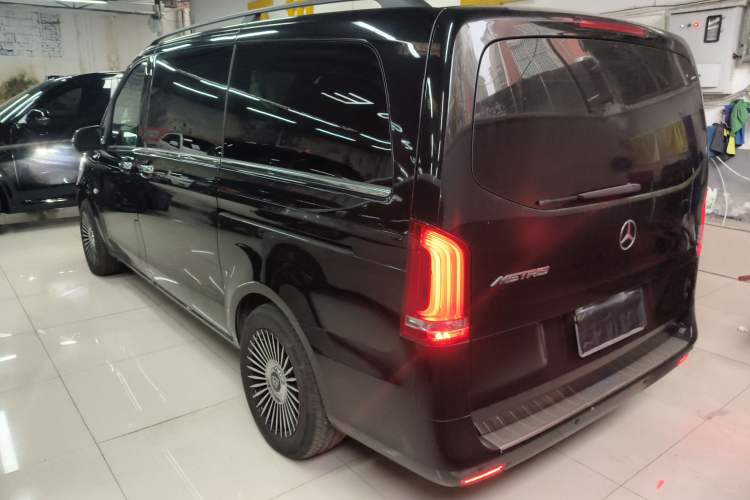 Used Mercedes-Benz V-Class 2016 V 260 Avantgarde Edition
