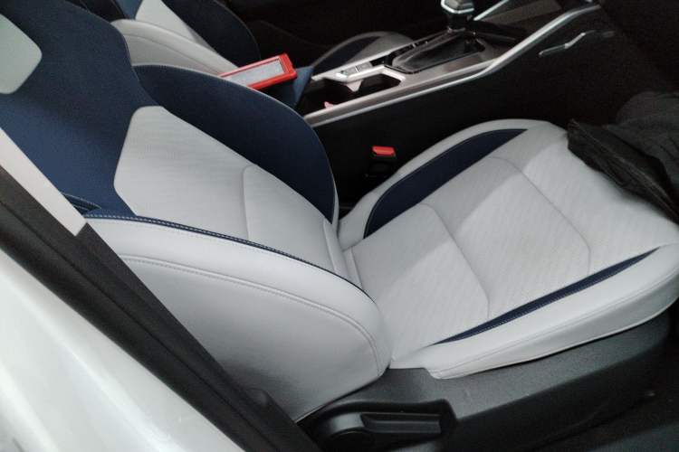 Used Geely Auto Emgrand 2022 4th Generation 1.5L CVT Flagship Model
