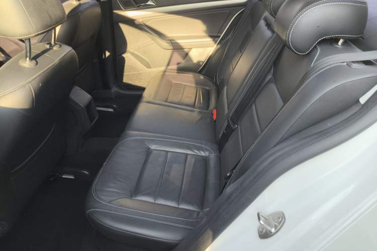 Used Volkswagen Lavida 2015 230TSI DSG Comfort Edition
