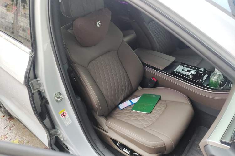 Used BYD Han 2024 EV Glory Edition 506KM Front-Wheel-Drive Premium Model
