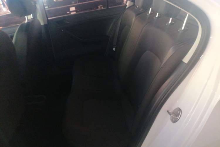 Used Volkswagen Jetta 2017 1.5L Manual Fashion Edition
