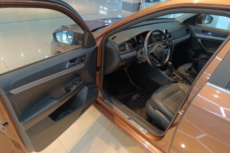 Used Volkswagen Gran Lavida 2017 180TSI DSG Comfort Edition
