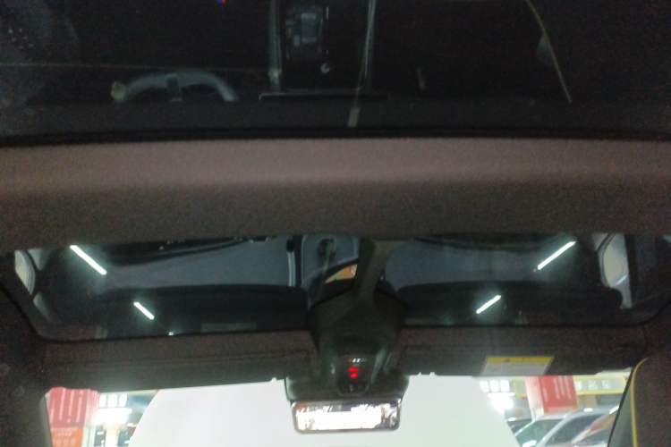 Used  11 2022 Long-Range Dual-Motor Luxury Edition 5 Seats