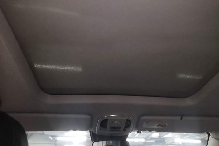 Used Haval H8 2015 2.0T two-wheel drive Comfort trim level