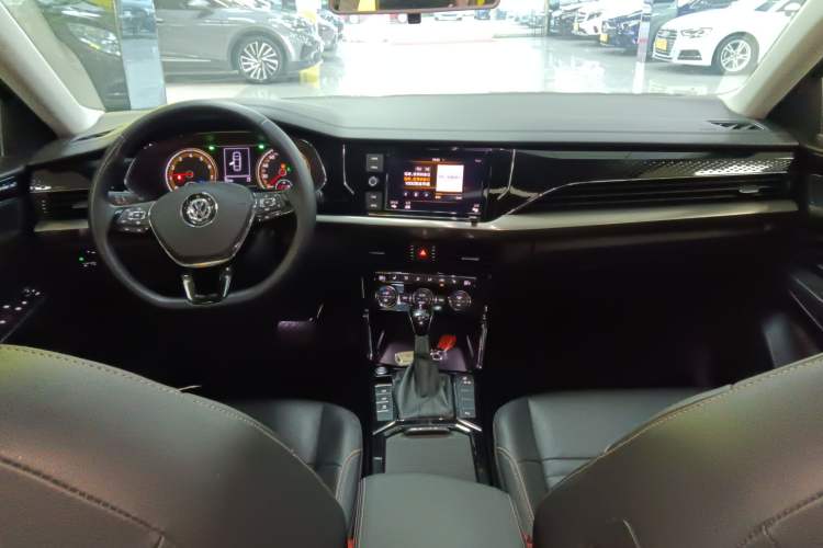 Used Volkswagen Passat 2019 330TSI Elite Edition China VI
