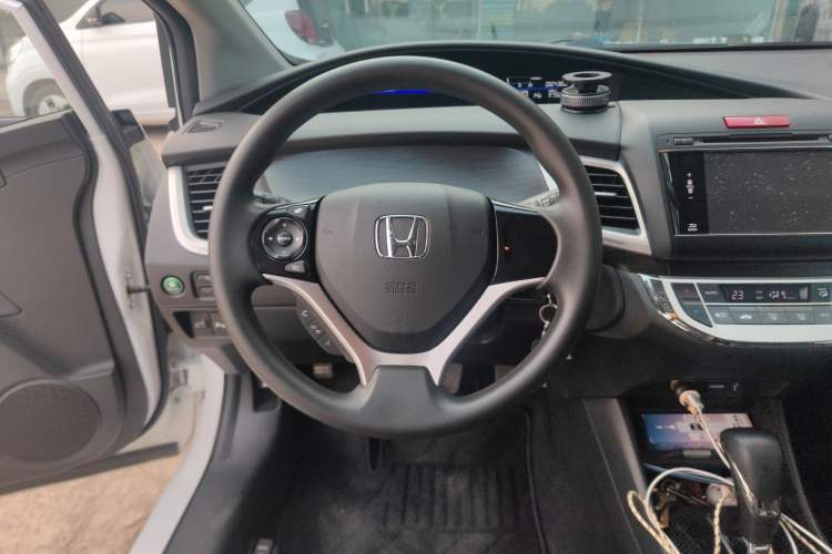 Used Honda Jade 2013 1.8L automatic Comfort version 5 seats