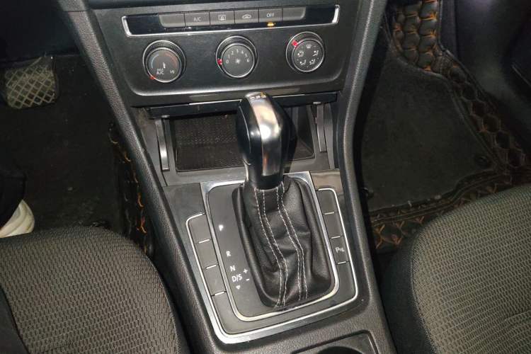 Used Volkswagen Golf 2017 230TSI Automatic Comfort Edition – Celebrating Milestone of One Million Units
