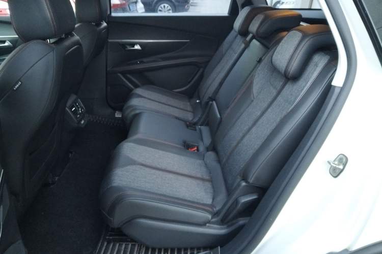 Used Peugeot 5008 2017 380THP 7-Seater Elite Edition
