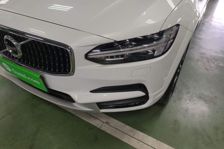 Used Volvo V90 2017 Cross Country T5 AWD Prestige Edition
