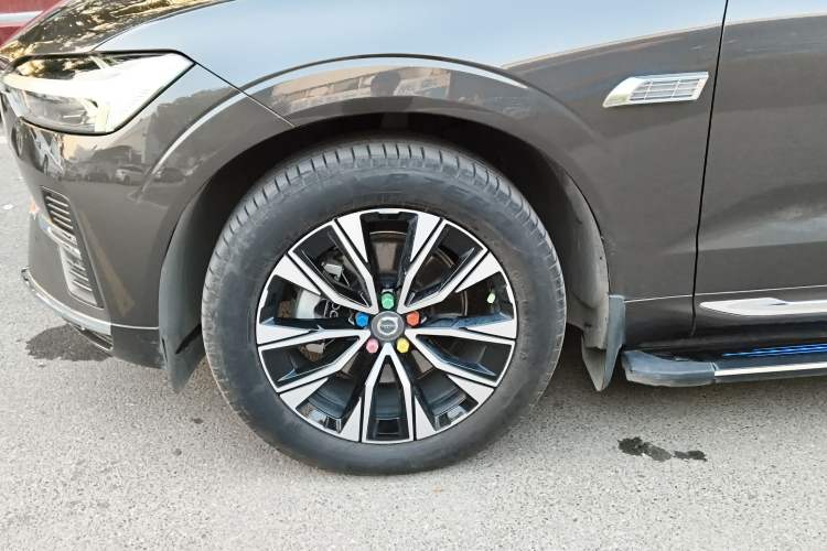 Used Volvo XC60 2023 B5 4x4 Smart Luxury Edition