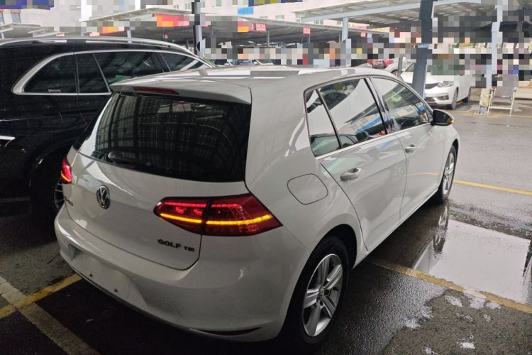 Used Volkswagen Golf 2016 230TSI Automatic Comfort Version
