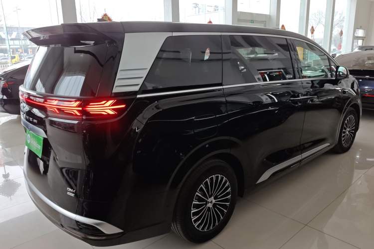 Used Denza D9 2025 Model DM-i Two-Wheel Drive Prestige Edition