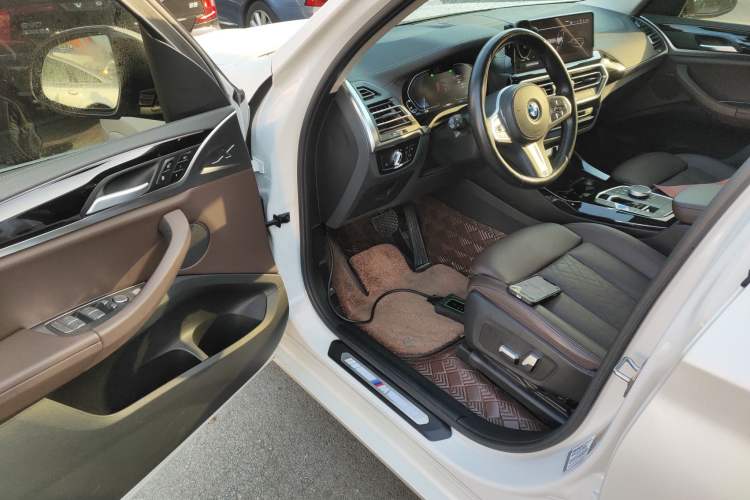 Used BMW iX3 2022 Updated Leading Version
