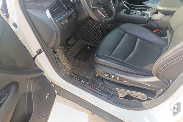 Used Cadillac XT5 2020 28T Luxury Version