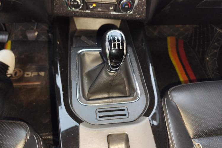 Used Dongfeng Fengon S560 2018 1.8L Manual Luxury 7-Seater
