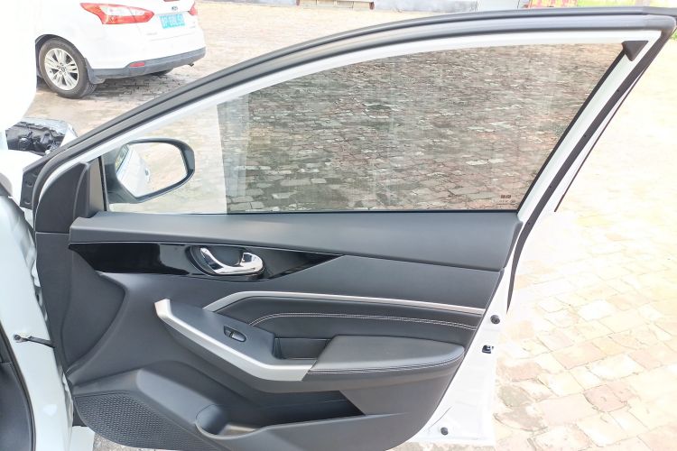 Used Venucia D60 2021 PLUS 1.6L XL CVT Yue Ling Edition
