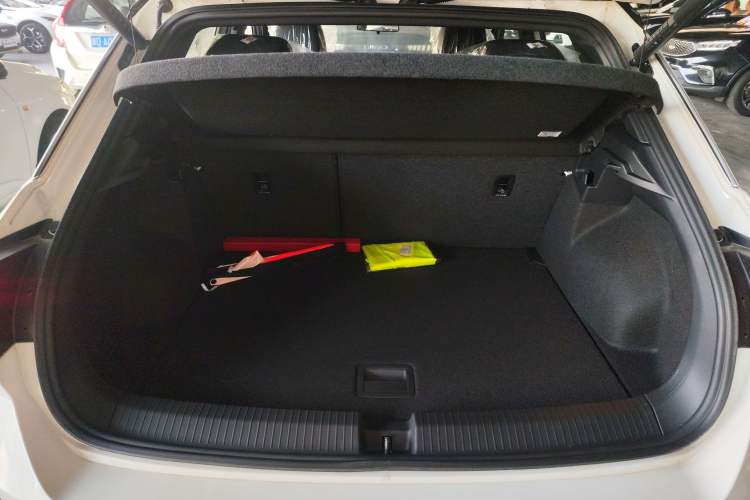 Used Volkswagen T-ROC 
