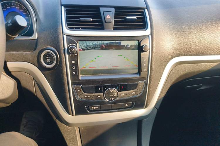 Used Geely Auto Emgrand 2016 Sedan 1.5L CVT Luxury Model
