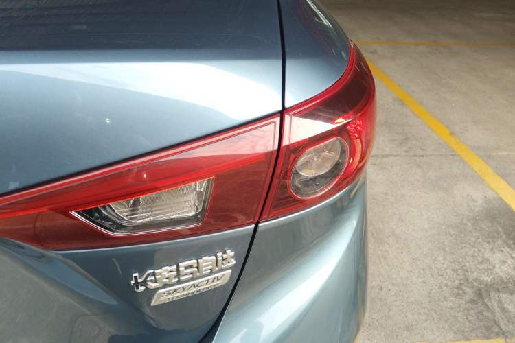 Used Mazda Mazda 3 Axela 2016 Sedan 1.5L Automatic Comfort Model
