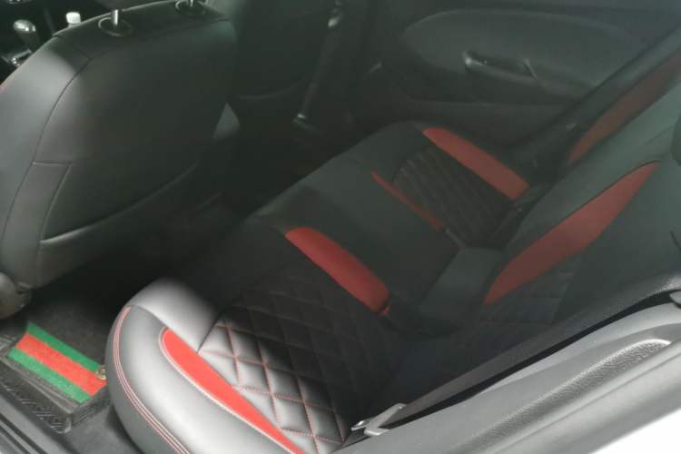 Used Chevrolet Cruze 2017 1.5L Hatchback Automatic Pioneer Sunroof Edition
