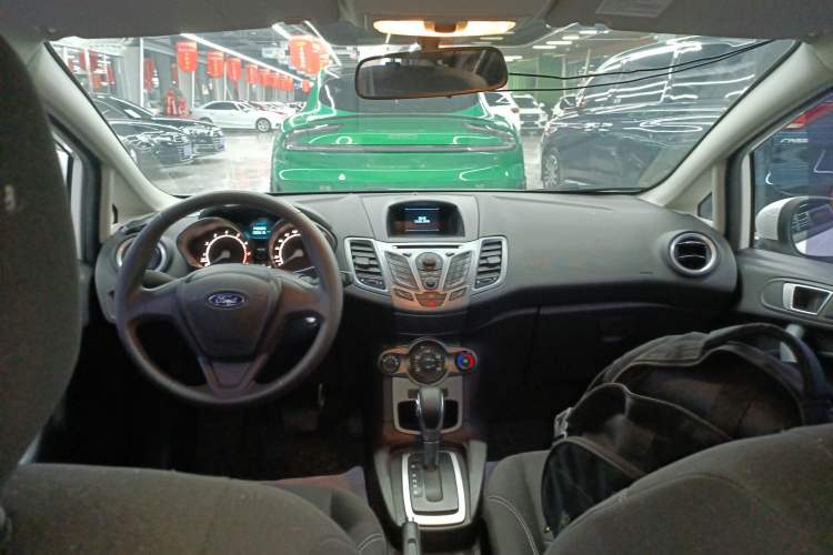 Used Ford Fiesta 2013 Hatchback 1.5L Automatic Fashion Edition
