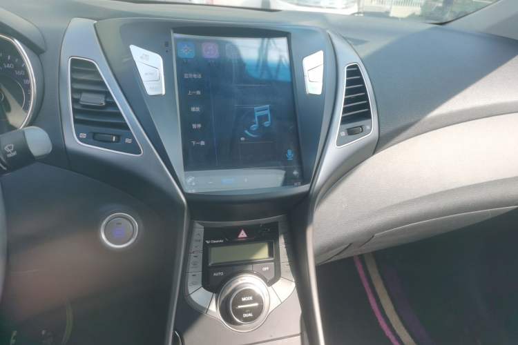 Used Hyundai Elantra 2015 1.6L Automatic Luxury Model