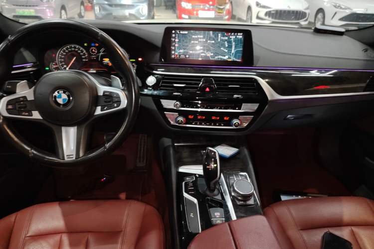 Used BMW 5 Series 2018 Restyled 530Li Leading Edition M Sport Package
