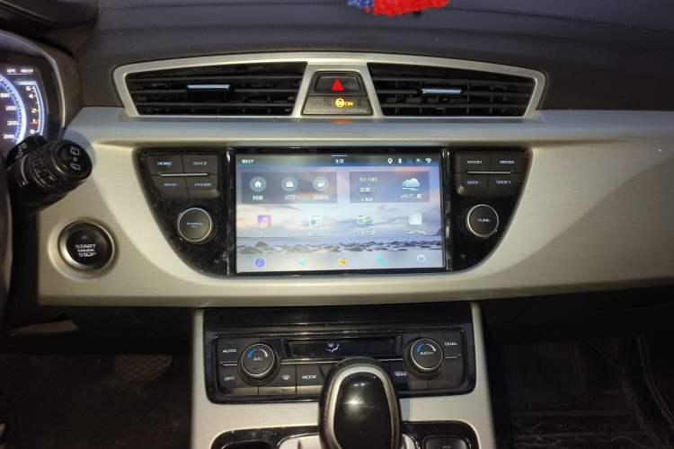 Used Geely Auto Emgrand X7 Sport 2016 1.8TD Automatic ZhiShang Model
