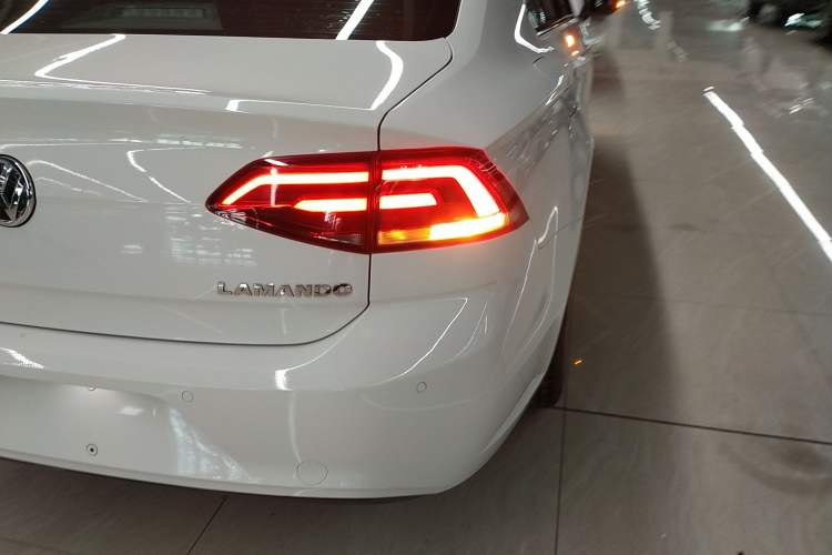 Used Volkswagen Lamando 2017 230TSI DSG Fashion Edition