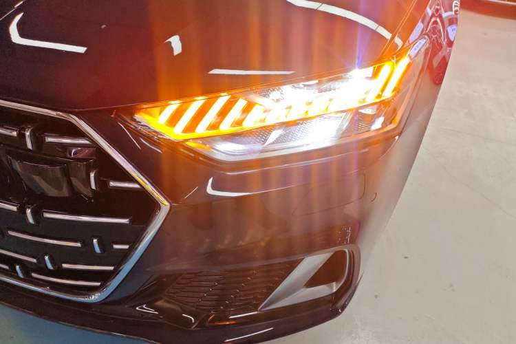 Used Audi A7L 2024 45TFSI quattro S-line Visionary Edition Flow Crystal Package
