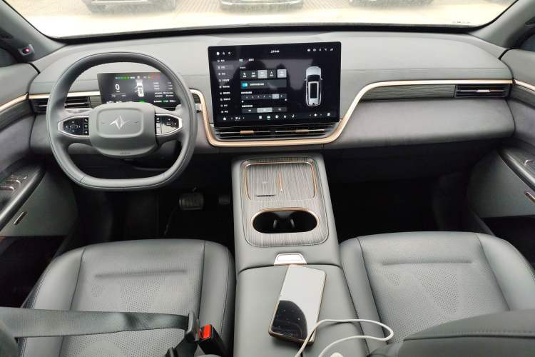 Used  eπ008 2024 210Max Range-Extended Version 6 Seats