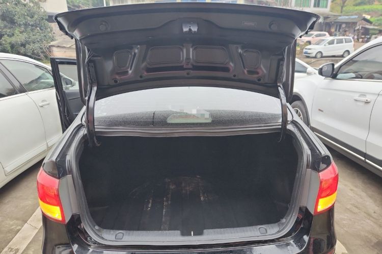 Used Kia K2 2015 Sedan 1.4L MT GLS
