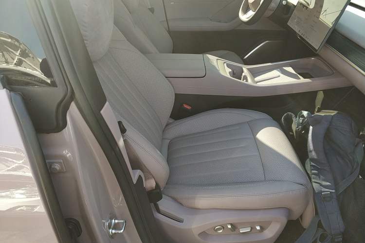 Used ONVO L60 2024 60 kWh Rear-Drive Version
