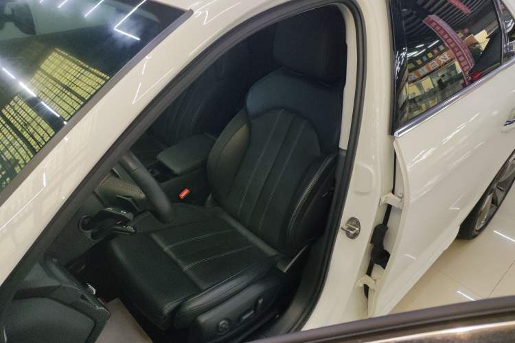 Used Audi A4L 2020 40 TFSI Luxury Dynamic Model
