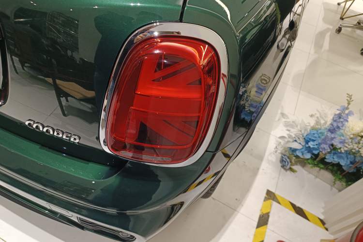 Used  MINI 2018 1.5T COOPER Racing Edition Five-Door Version