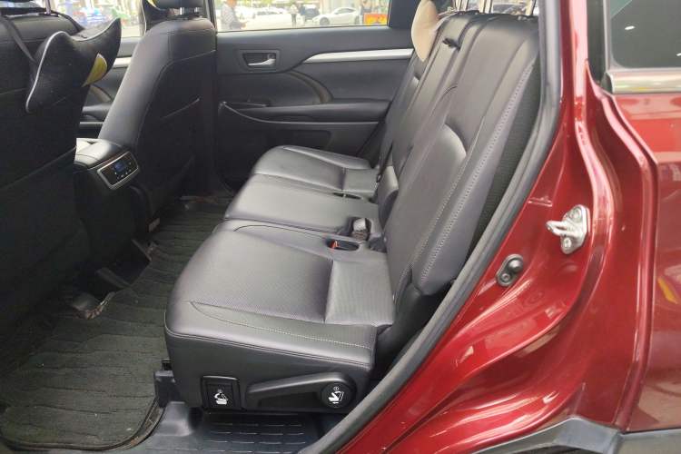 Used Toyota Highlander 2018 2.0T Four-Wheel Drive Luxury Edition 7 Seats China V Emission Standard
