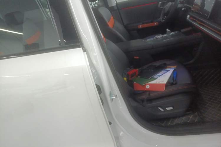 Used BAIC Off-Road BJ30 2026 Model Traveler 1.5T Hybrid Advanced Version
