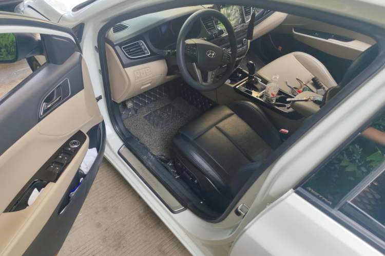 Used Hyundai Mistra 2014 1.8L Automatic Smart GLS
