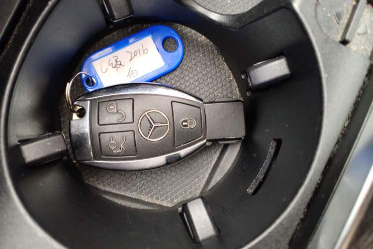 Used Mercedes-Benz C-Class 2015 C 200 station wagon