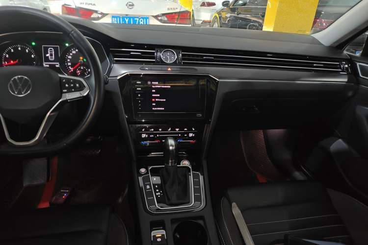 Used Volkswagen Magotan 2020 330TSI DSG Leading Model
